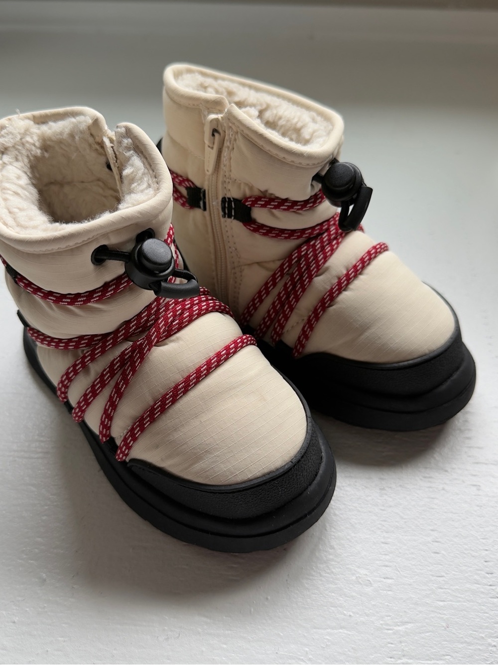 Zara Cream Kids Boots with Red Laces and Black Soles WATER REPELLENT SNOW BOOTS